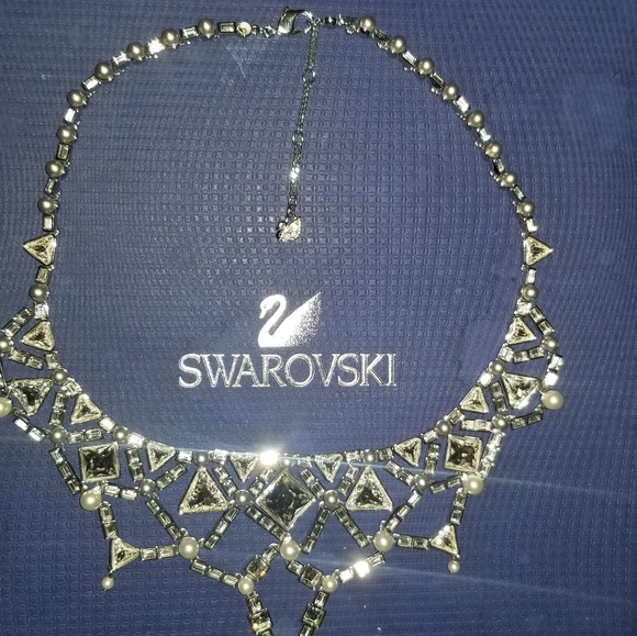 Swarovski Relate Necklace - Picture 5 of 6